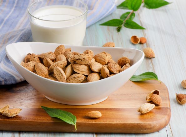 Almond Milk vs. Regular Milk in Protein Shakes