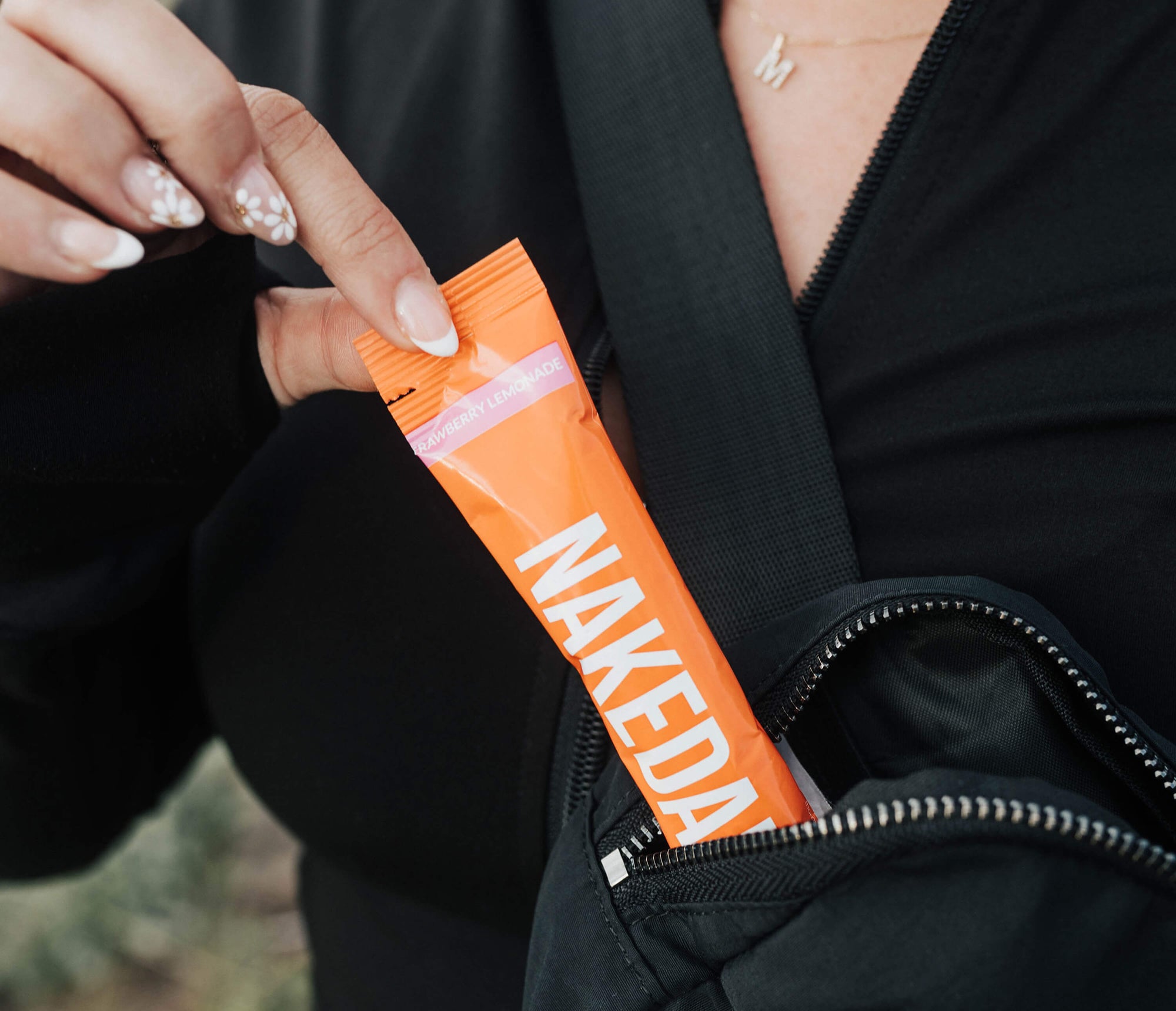 Add one stick to 8-16oz of water and mix thoroughly. Nakedade is pre-flavored with natural ingredients.