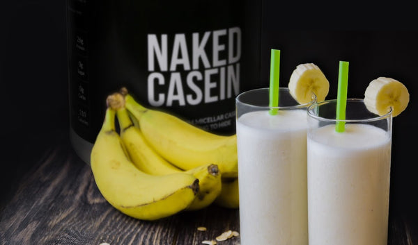Ajoutez notre protéine de caséine à la vanille aux boissons protéinées, aux bols de smoothie et aux pâtisseries. A consommer de préférence pendant la journée, après une séance d'entraînement ou avant de se coucher.